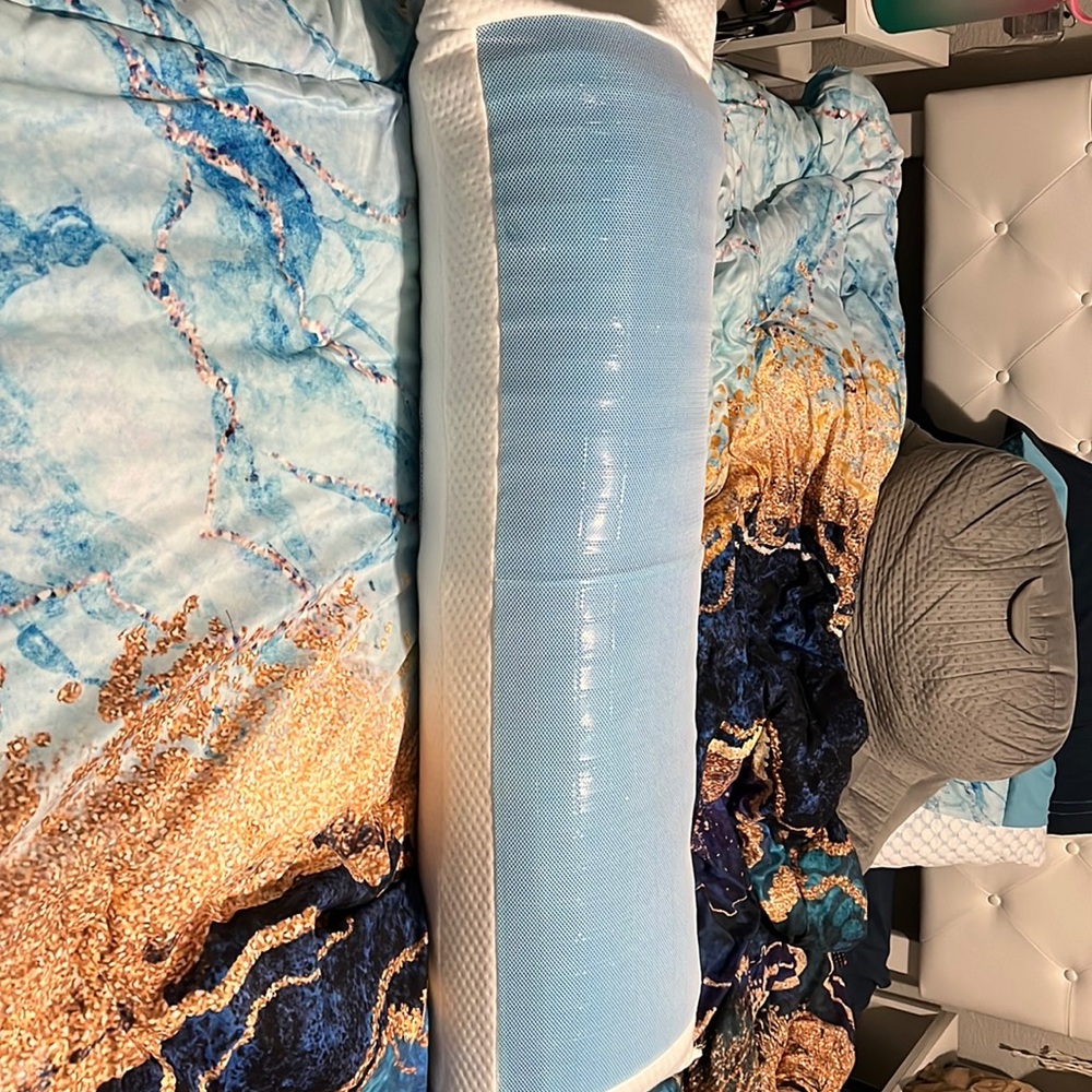 Cooling body pillow